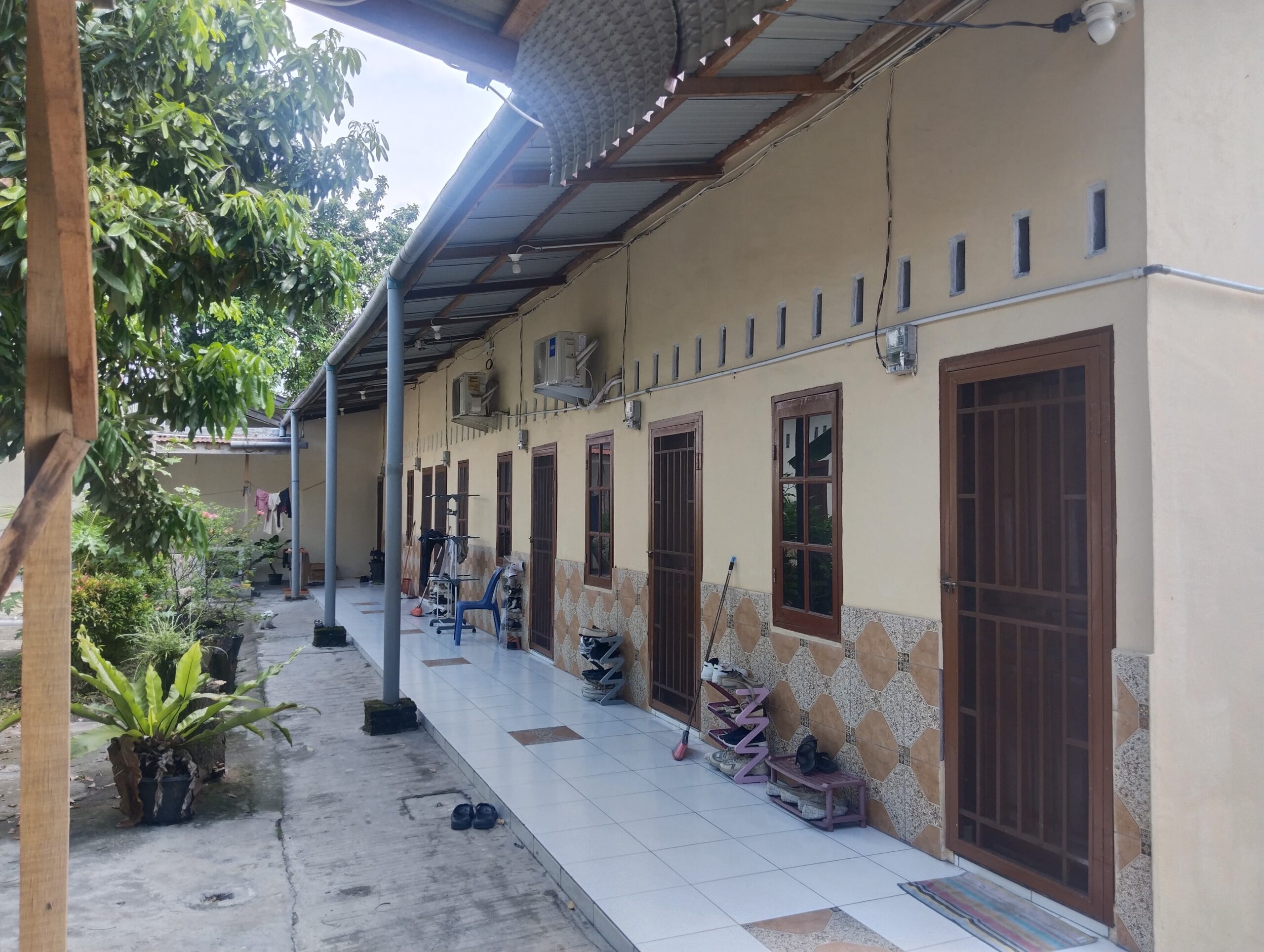 Tampak depan kamar Kost Putri Victor